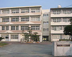 川西中学校