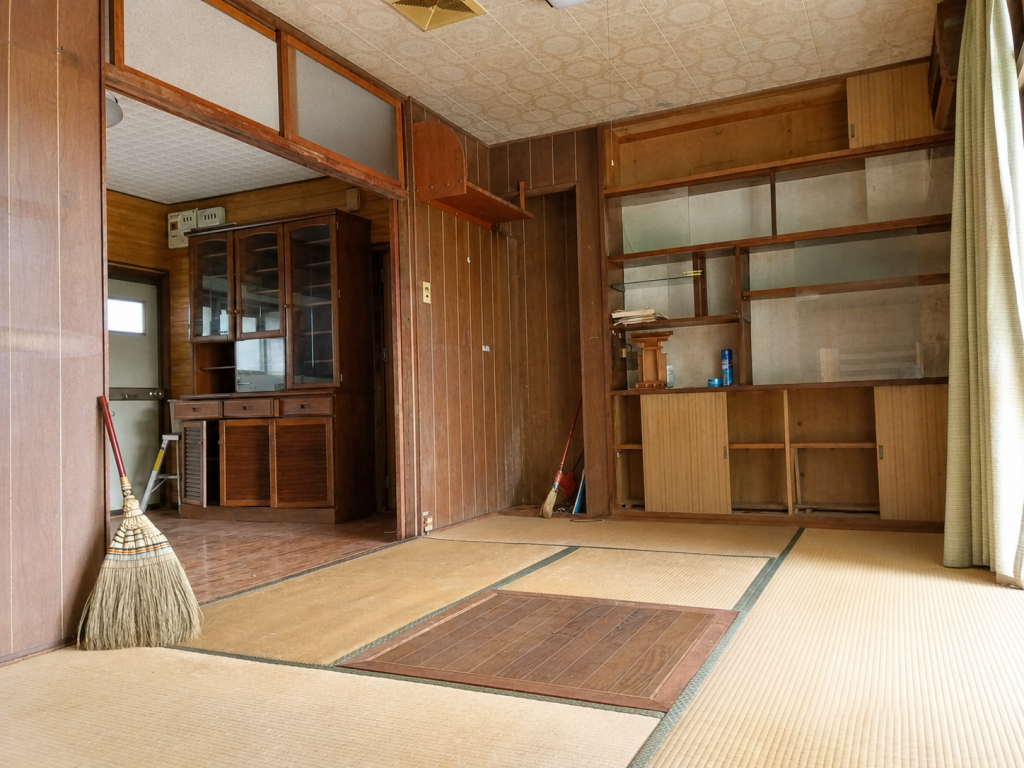 山口市吉敷上東　中古戸建の居間、掘り炬燵 - 山口市の小郡の小郡不動産