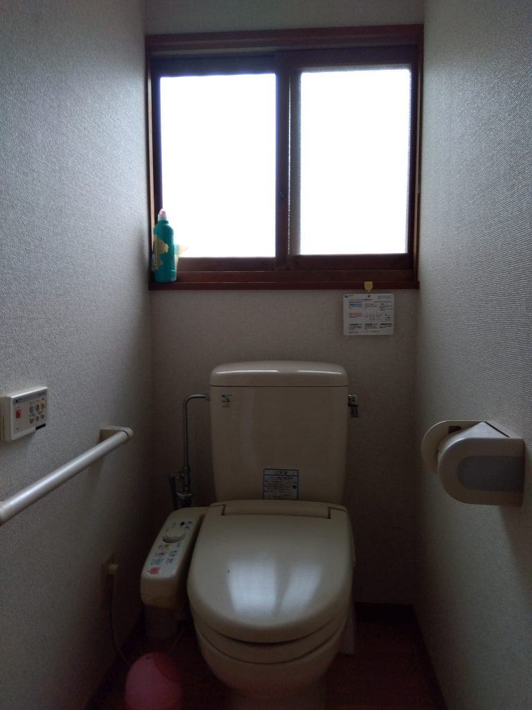 山口市吉敷上東　中古戸建のトイレ - 山口市の小郡の小郡不動産