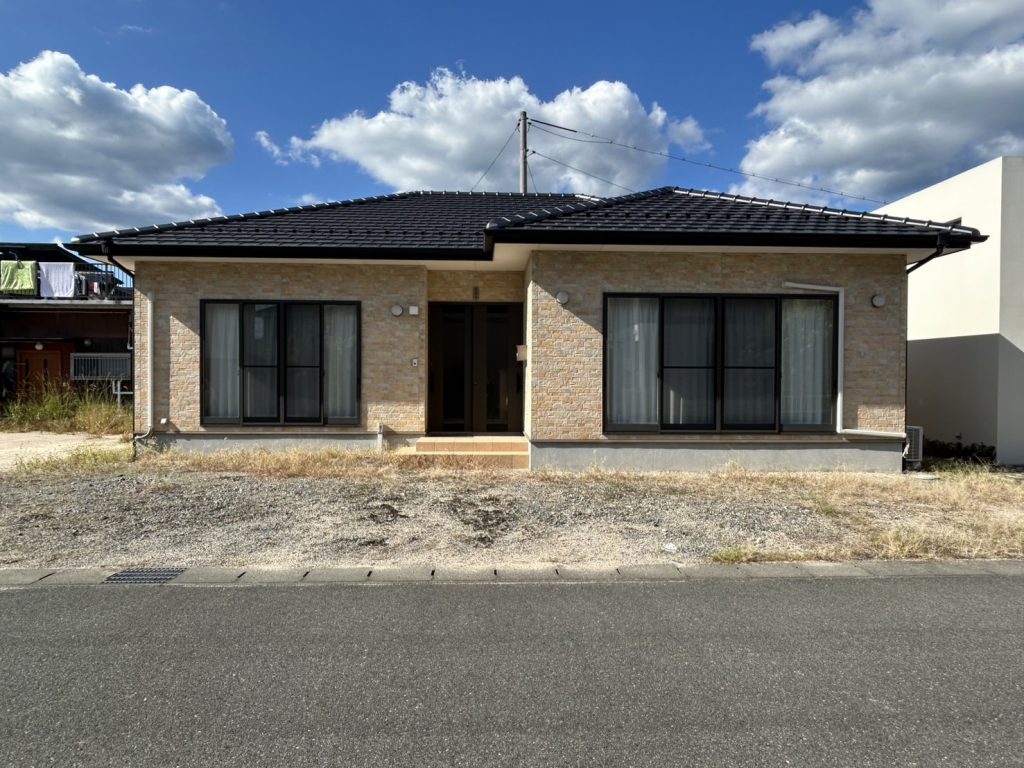 楠木町　温泉のある家の - 山口市の小郡の小郡不動産