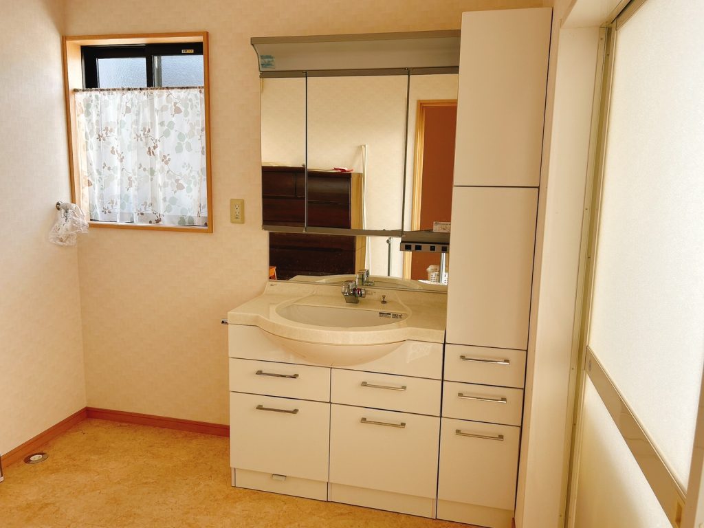 楠木町　温泉のある家の - 山口市の小郡の小郡不動産